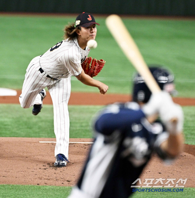 It is his 17th strikeout with his 123rd fastball of 157km, which is sure to work in ML. Cy Young Award winner Bauer is also a right-hander ace who raved, and a new record beyond Matsuzaka (Japanese baseball by Min Chang-ki)