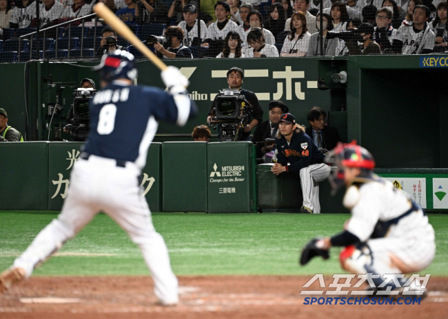 It is his 17th strikeout with his 123rd fastball of 157km, which is sure to work in ML. Cy Young Award winner Bauer is also a right-hander ace who raved, and a new record beyond Matsuzaka (Japanese baseball by Min Chang-ki)