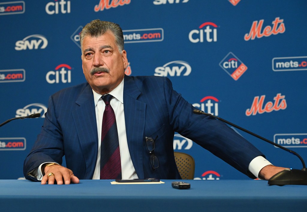 Keith Hernandez speaking at a press conference.