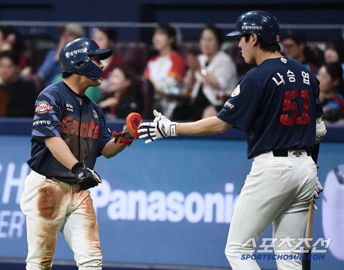 Korea-Japan Lotte's extreme and extreme, and Chiba Lotte's weekend three consecutive games were all defeated by Youngbong, with a team batting average of 0.207 winning percentage of 0.375 (Min Chang-ki's Japanese baseball) in last place overall