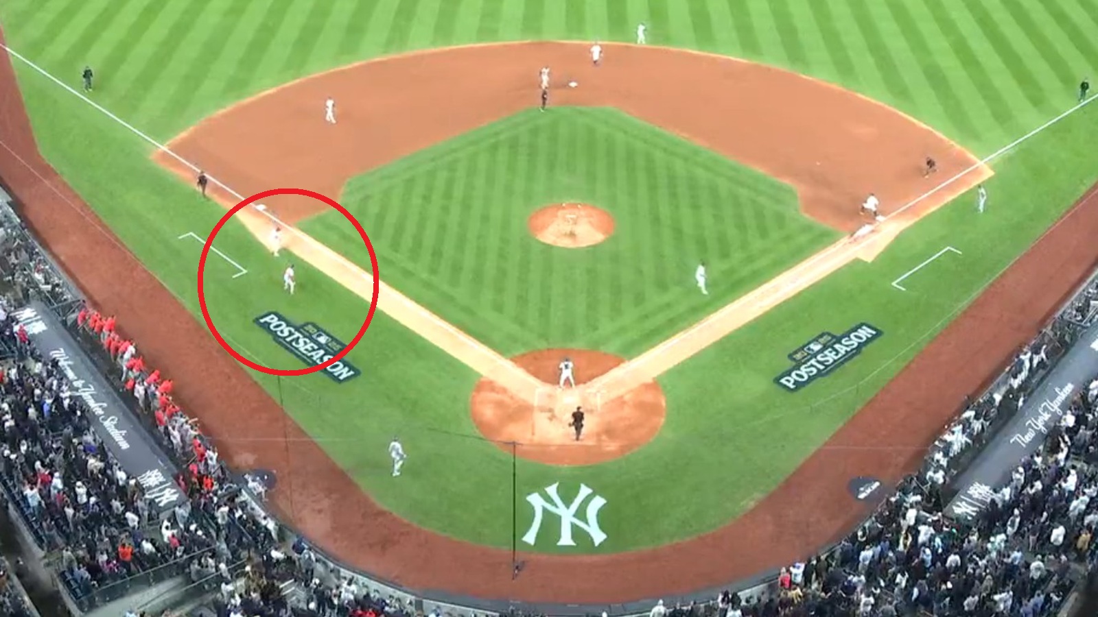 Red Sox 3rd base coach criticized for his bad decision during Game 2 loss