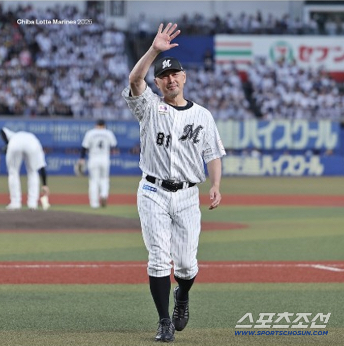 The last-place team's final regular season game was 29,467 spectators, and Lotte manager Yoshii cried (Min Chang-ki's Japanese baseball)