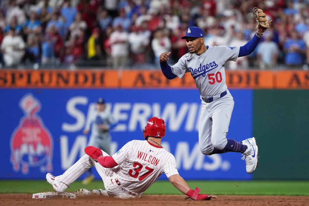Bet $5, get $300 in bonus bets if your bet wins for Phillies vs. Dodgers