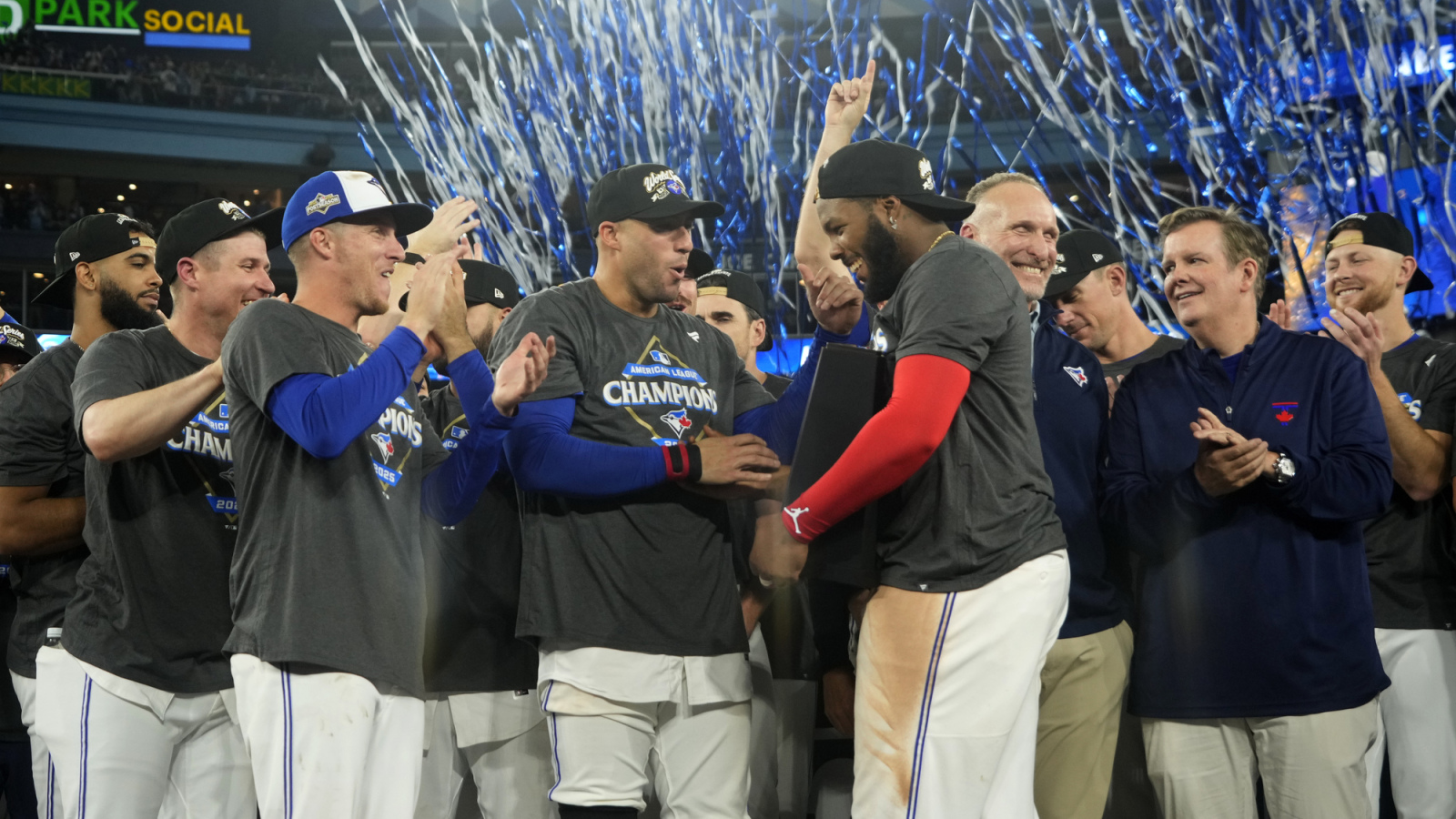 MLB playoff takeaways: Blue Jays win first AL pennant in 32 years