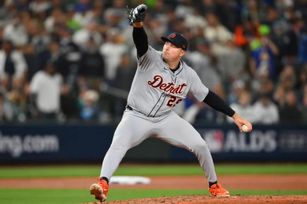 ALDS odds, picks, best bets Friday