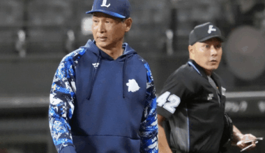 Seibu Lions manager Fumiya Nishiguchi (C) Kyodo News