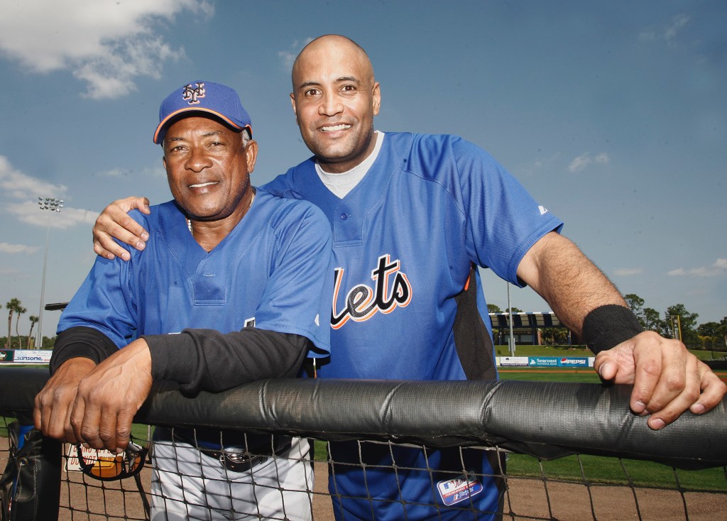 Sandy Alomar Sr. with his son Sandy Jr. during mets spring training in 2007.