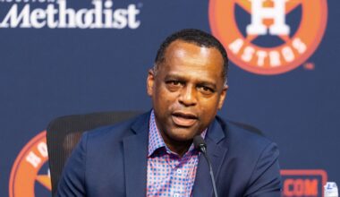 Astros GM expects he, manager will return after playoff miss