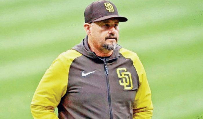 Looking for a new Padres manager within the organization