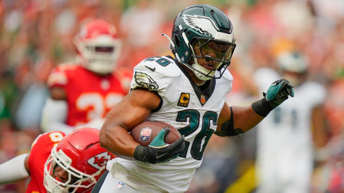 Today's top games to watch, best bets, odds: Eagles at Giants, MLB playoffs, college football and more