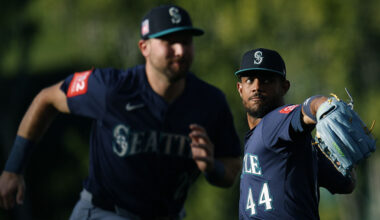 Seattle Mariners' Julio up for Gold Glove, but not Raleigh