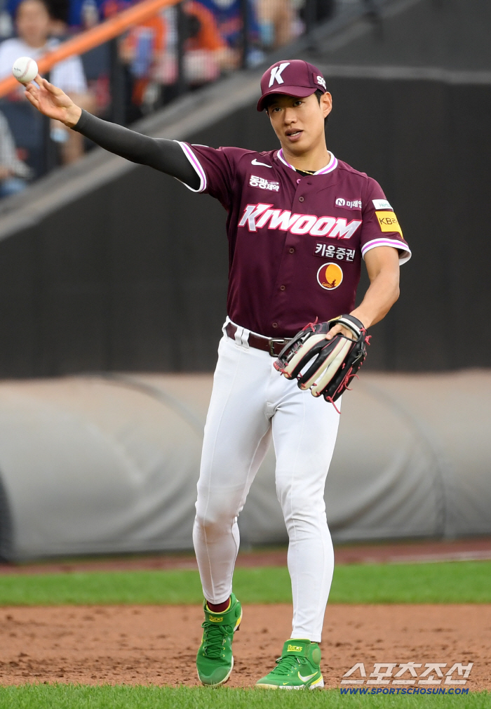 Song Sung-moon's entry into the majors has two key competitors. They will appear in the Korea-Japan war