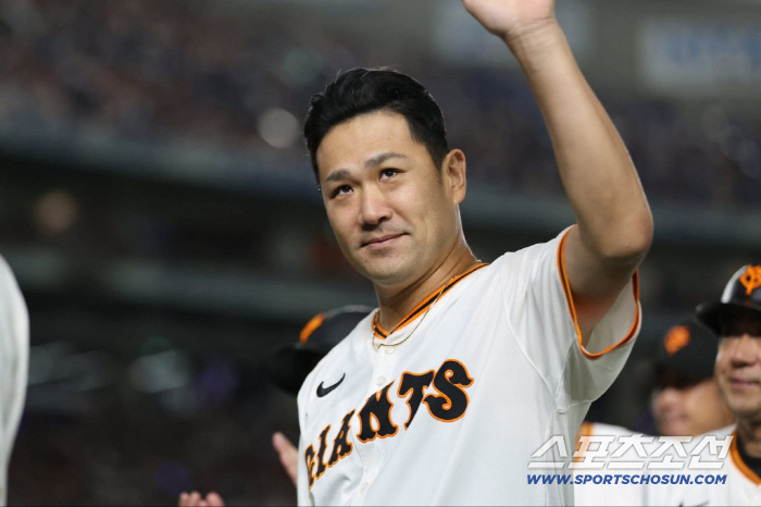 Tanaka with 200 wins in total in the U.S. and Japan, four scoreless innings against Hanwha's second division, and Park Jung-hyun's double makes the spicy taste (Min Chang-ki's Japanese baseball)