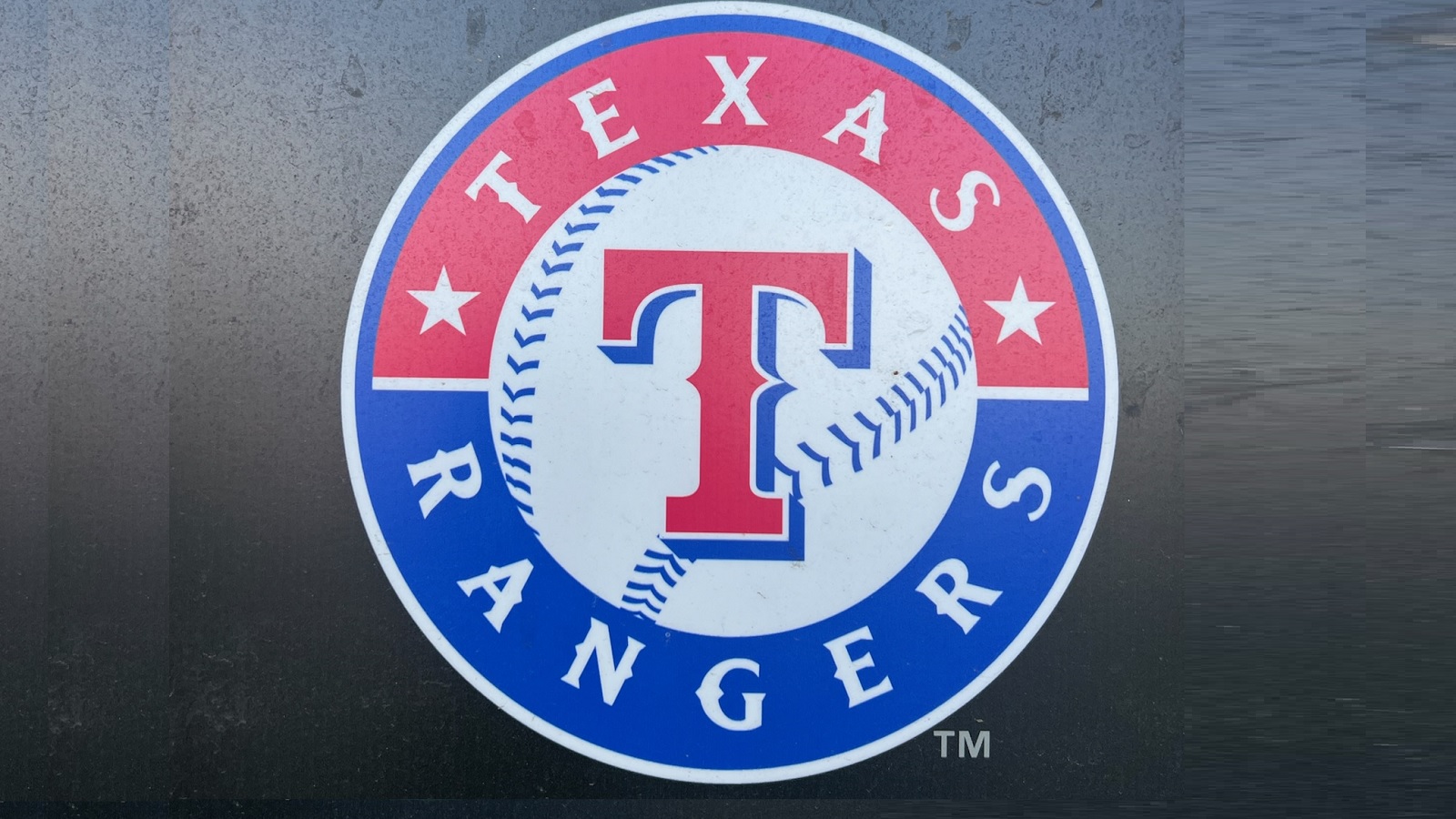 1 heavy favorite reportedly emerging for Rangers' manager job