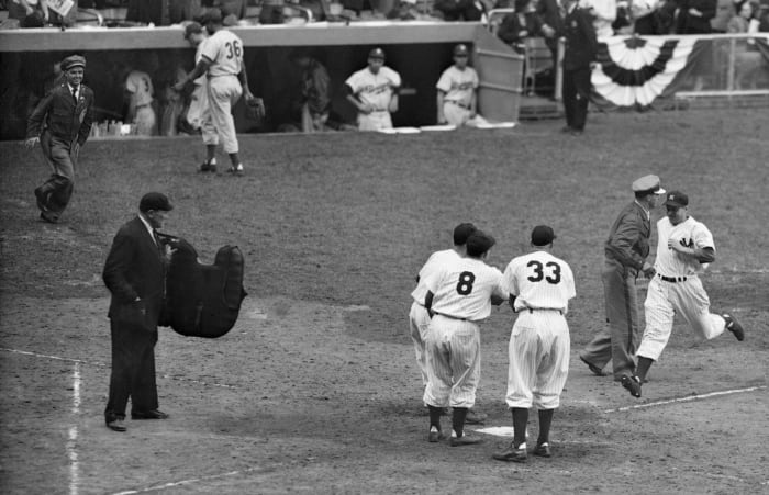 Tommy Henrich, New York Yankees, Game 1 (1949)