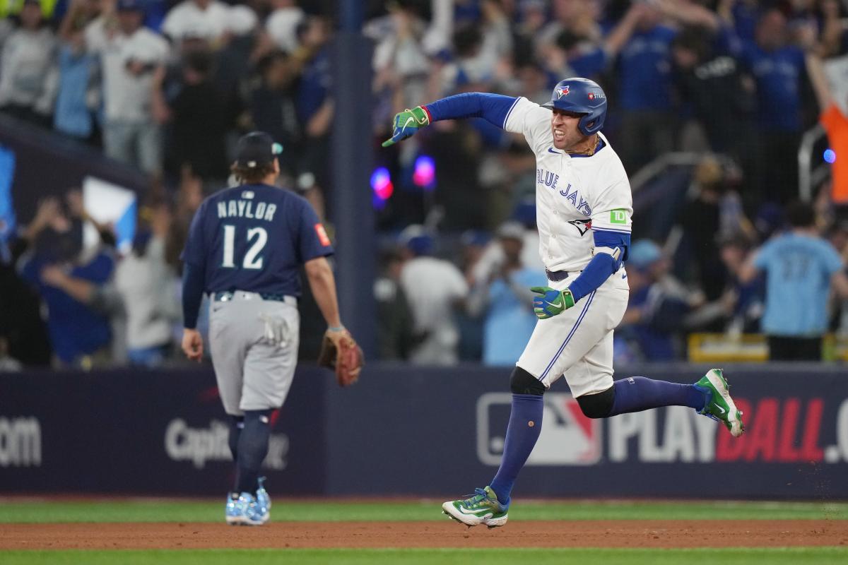 George Springer's homer sends Blue Jays to World Series with Game 7 win over Mariners