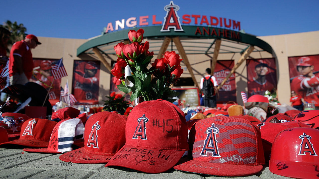A makeshift shrine in honour of Los Angeles Angels pitcher Tyler Skaggs stands outside Angel Stadium before the team's baseball game against the Seattle Mariners on Friday, July 12, 2019, in Anaheim, Calif. (Marcio Jose Sanchez/AP)