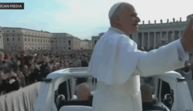 Pope Leo responds to Cubs fan: "They Lost"