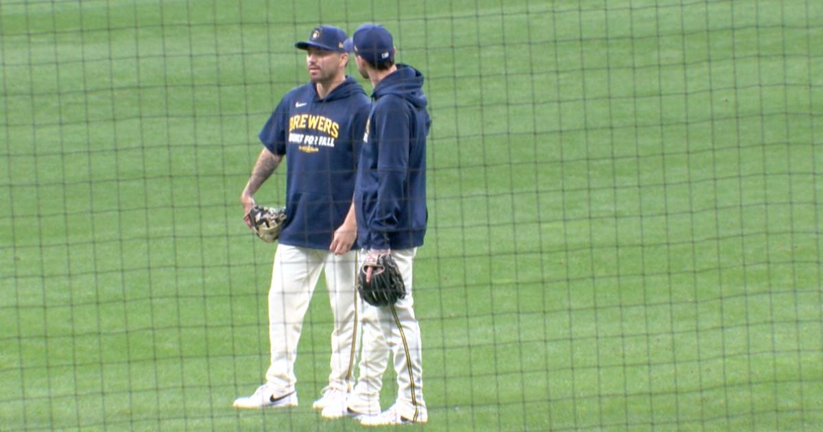 Brewers hold short workout ahead of NLCS, Game 1 starter undecided