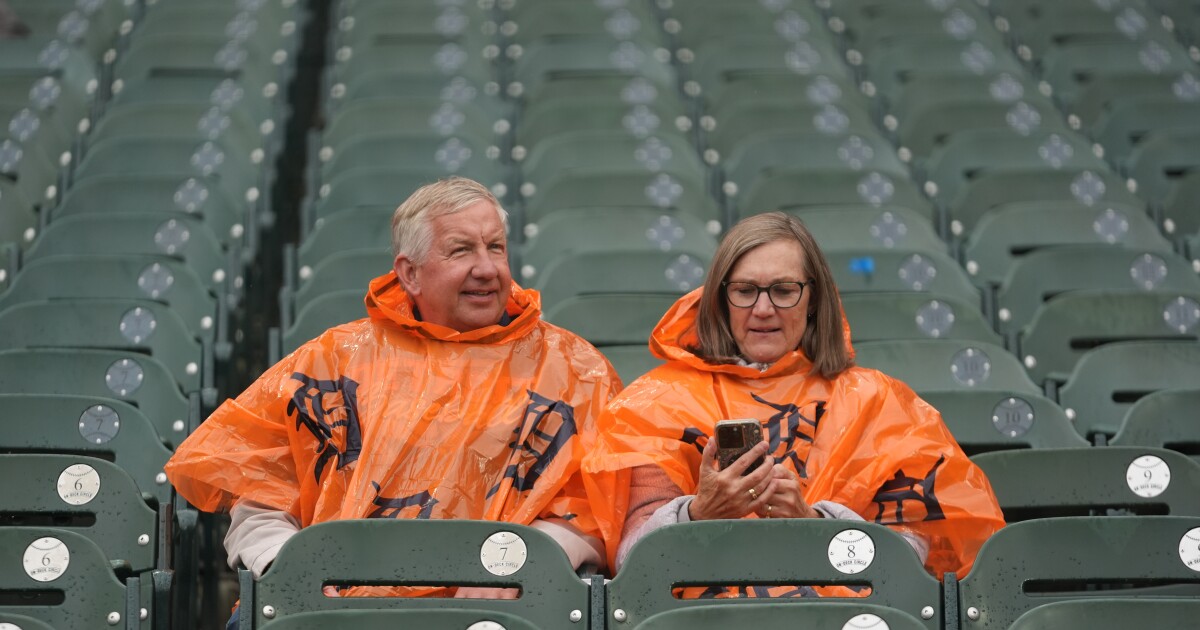 Tigers-Mariners ALDS Game 3 starts after nearly 3-hour delay