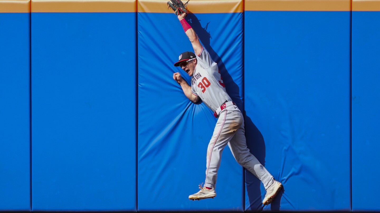 Jacob Young's spectacular catches in center field lead Nationals past Mets