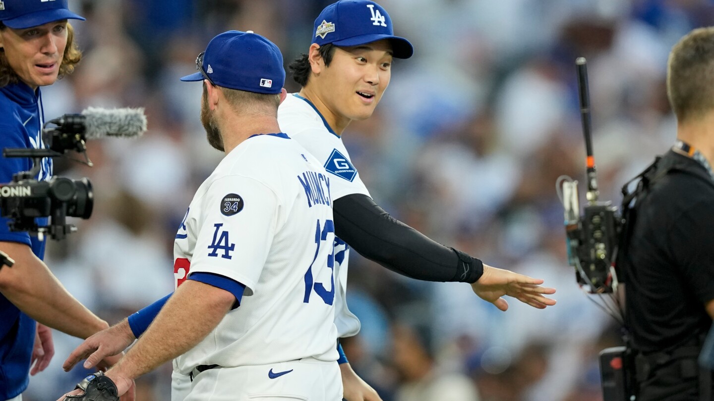 Dodgers near repeat World Series trip, beat Brewers 3-1 behind Glasnow, Edman for 3-0 NLCS lead