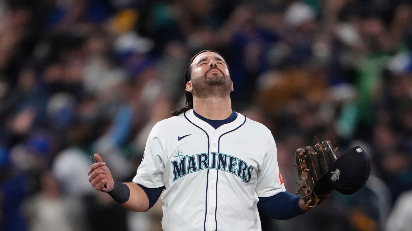 Mariners a win from first World Series, beat Blue Jays behind Suárez's grand slam for 3-2 ALCS lead