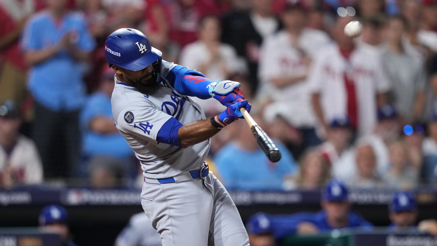 Hernández's homer lifts Ohtani and the Dodgers over the Phillies 5-3 in NL Division Series opener