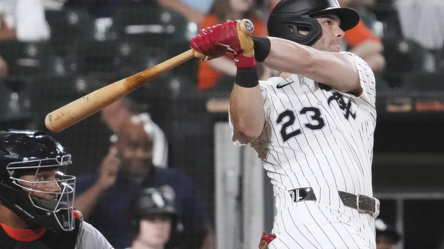 Chicago White Sox's Andrew Benintendi hits injured list with Achilles tendinitis