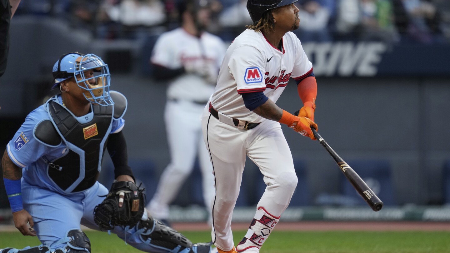 Cantillo and Ramírez lead Guardians over Royals 2-0