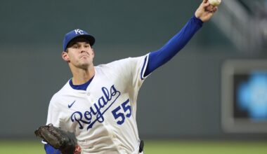 Royals score four in the eighth to snap Seattle's 10-game winning streak