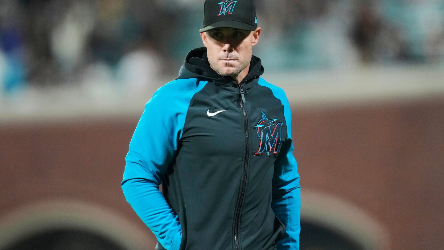 Texas Rangers hire Skip Schumaker as manager