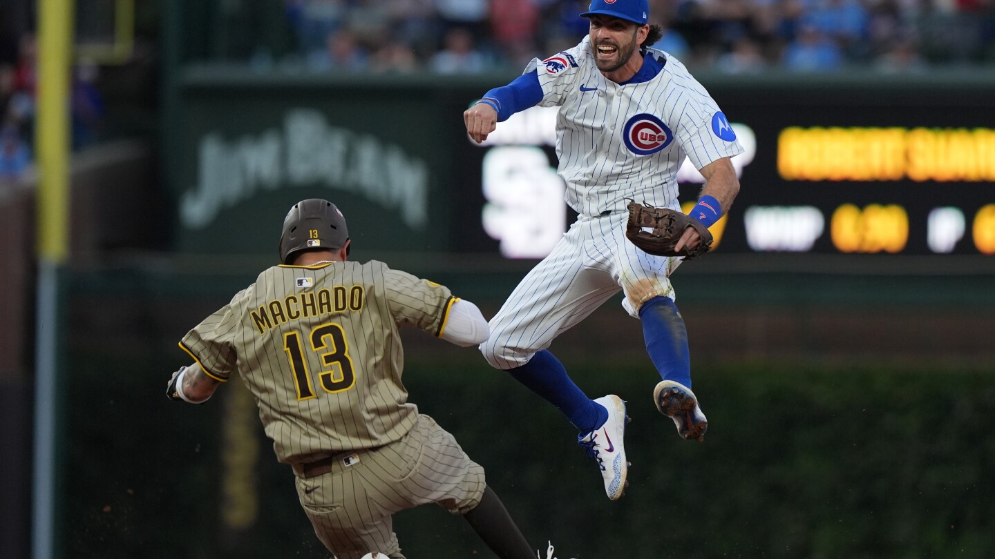 Dansby Swanson leads stellar defensive performance for Cubs in NL Wild Card Series