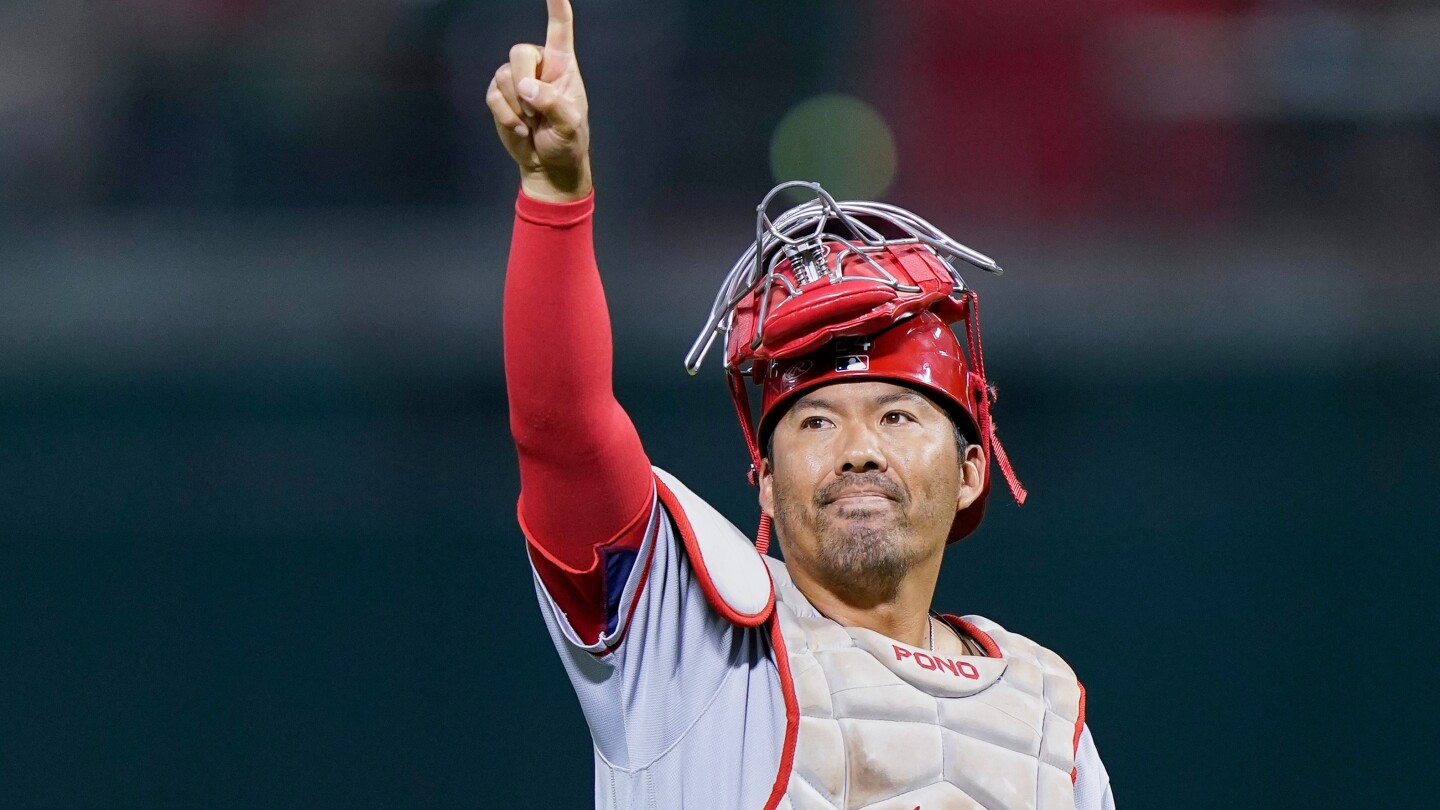 Angels hire Kurt Suzuki as their next manager
