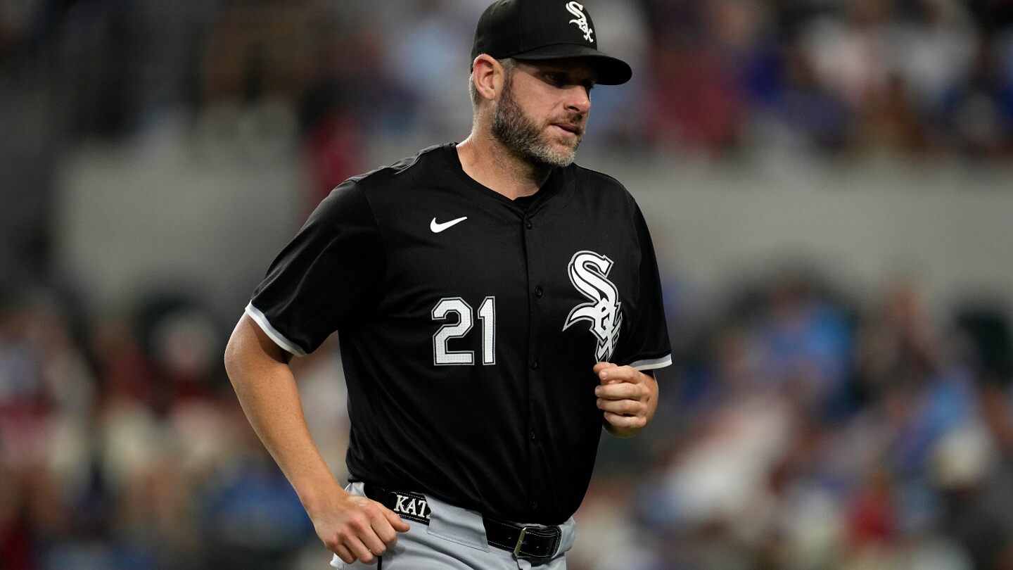 Chicago White Sox shake up staff, release pitching, hitting coaches