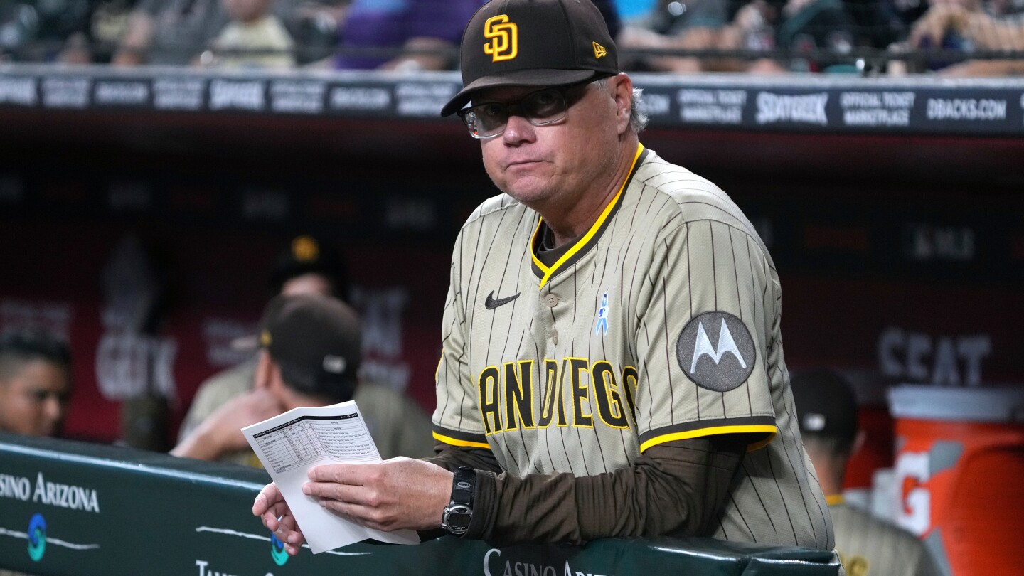 Padres manager Mike Shildt announces retirement