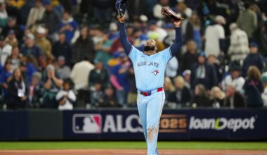 Guerrero, Springer sparks Blue Jays, who hit 5 HRs and cut Mariners' ALCS lead to 2-1 with 13-4 rout