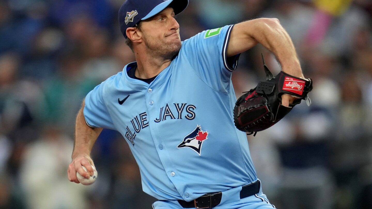 Scherzer turns back the clock and Blue Jays beat Mariners 8-2 in Game 4 to even ALCS