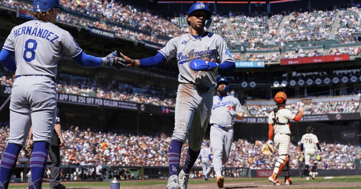 Another offensive outburst carries Dodgers to series win over Giants