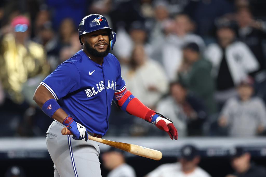 Bet $5, get $300 in bonus bets if your bet wins for Mariners vs. Blue Jays