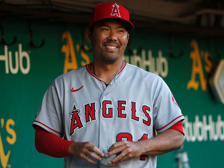 Angels hire Kurt Suzuki as manager on 1-year deal