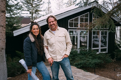 Breaking News - From Waco to the Rockies: Chip and Joanna Gaines Debut "Fixer Upper: Colorado Mountain House"