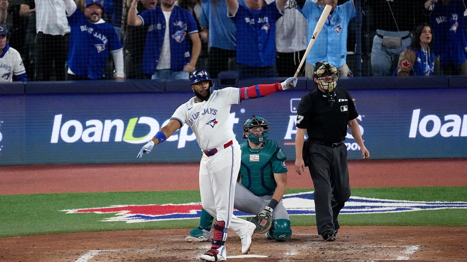 Guerrero hits 6th postseason homer and Blue Jays beat Mariners 6-2 to force Game 7 of ALCS