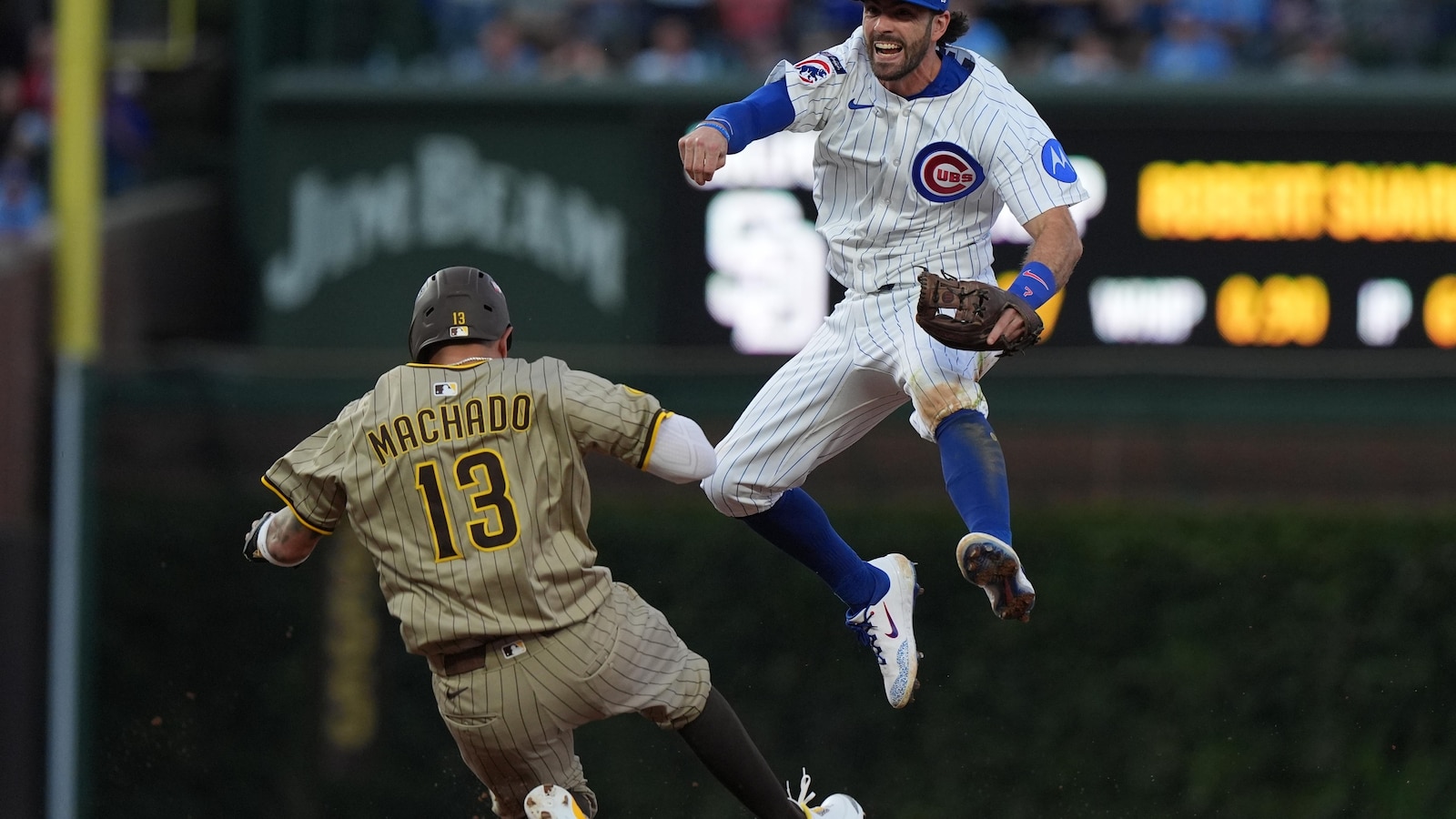 Dansby Swanson leads stellar defensive performance for Cubs in NL Wild Card Series