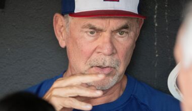 Giants fire veteran manager Bob Melvin after two years as Buster Posey seeks 'different voice'