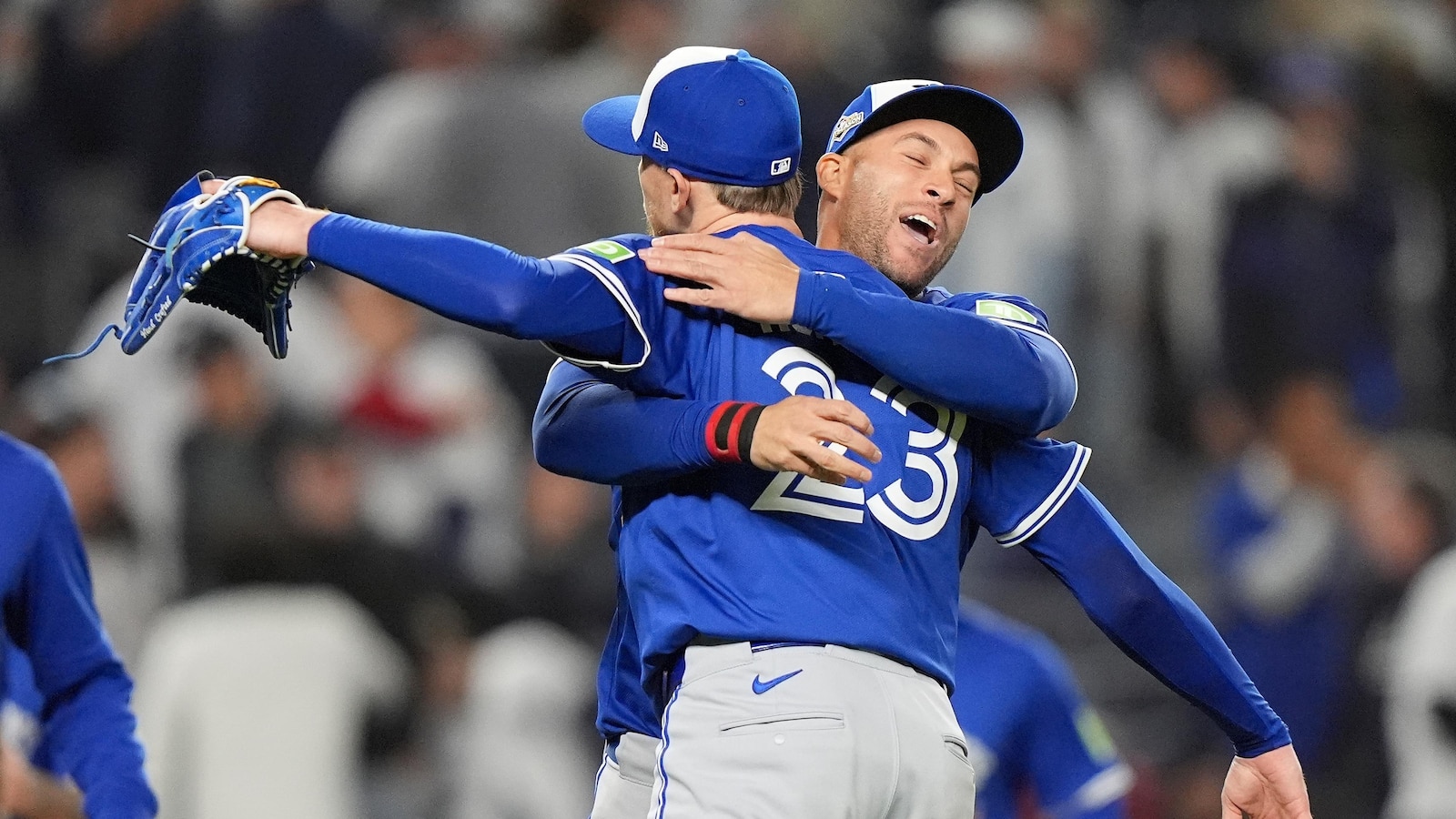 Blue Jays beat Yankees 5-2 in Game 4 to reach first ALCS since 2016