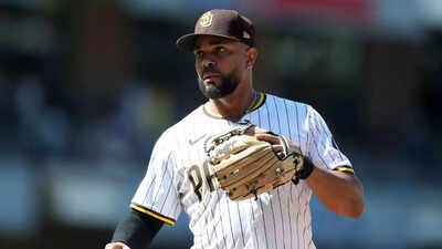 “ROBOT UMPS NOW” – Controversial strike three on Xander Bogaerts sparks massive outrage as San Diego Padres fall short against Chicago Cubs