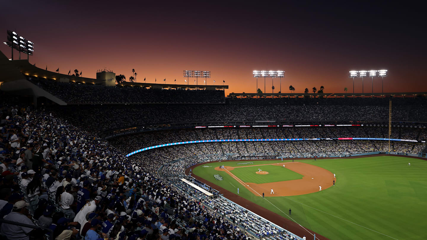 World Series - Toronto Blue Jays v Los Angeles Dodgers - Game Four