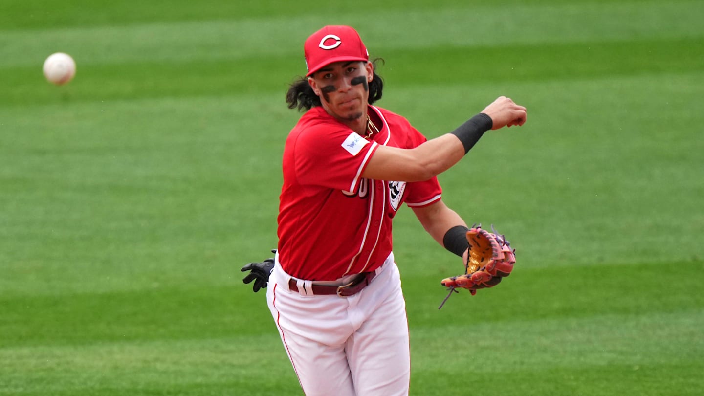 Cincinnati Reds shortstop Edwin Arroyo