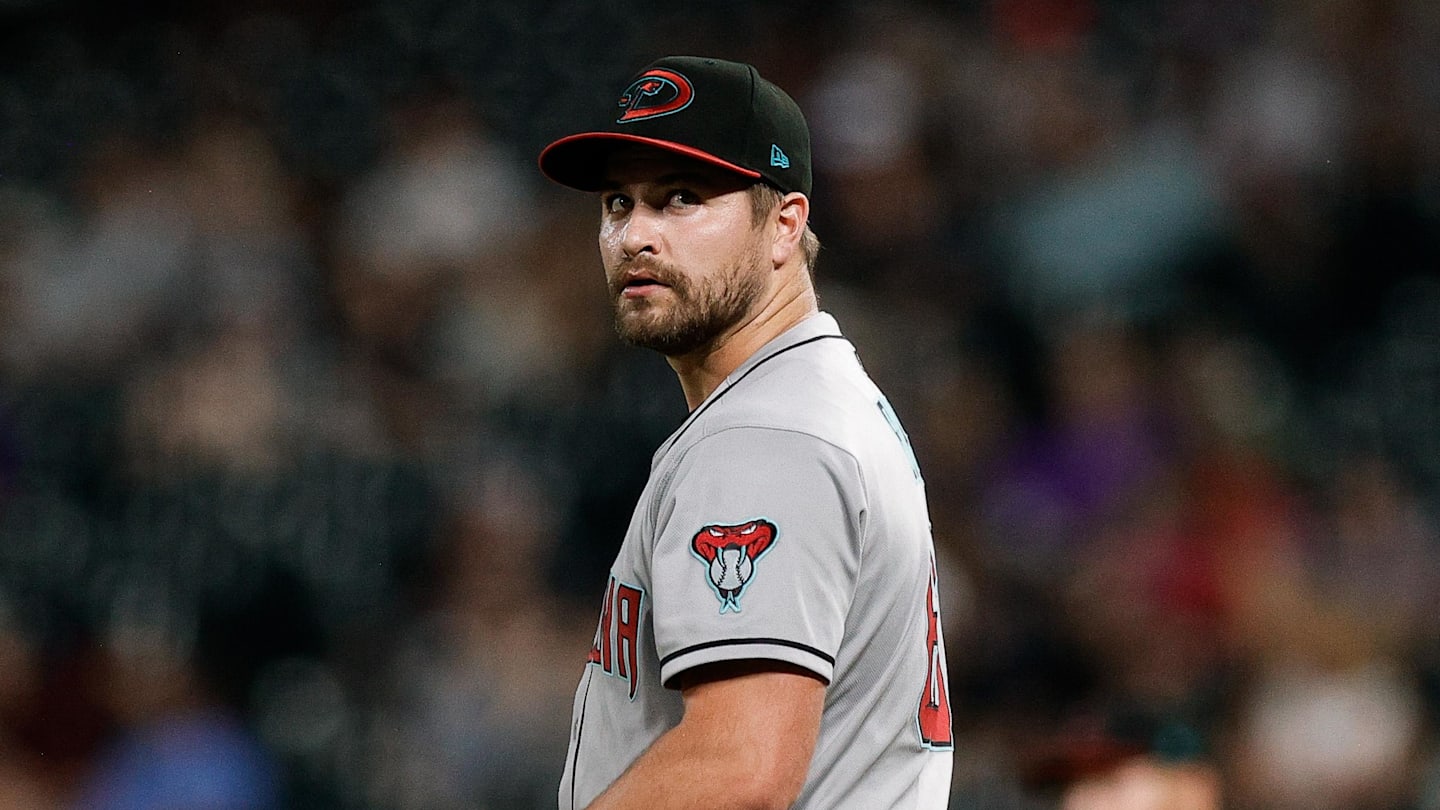 D-backs Pitcher Enters Free Agency